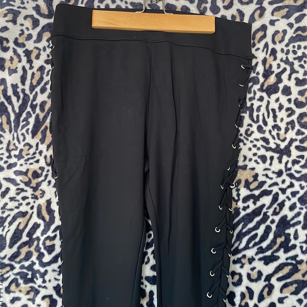 Fashion To Figure Aide Detail Pull On Leggings - Picture 2 of 3